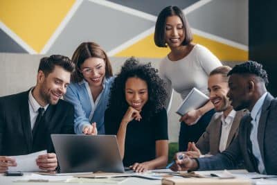 PME utilisant des solutions cloud sur des ordinateurs portables avantages du cloud pour les PME